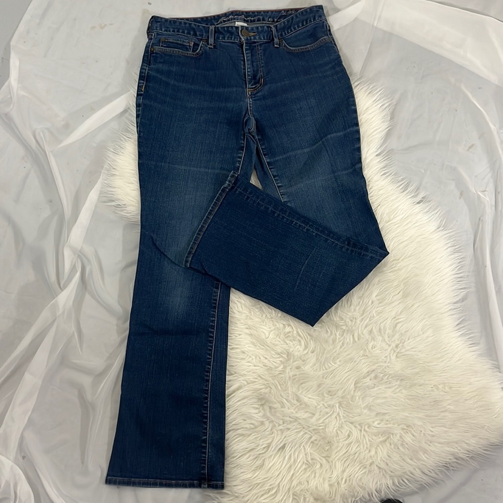 3/$25 Eddie Bauer Women’s 8S slightly curvy boot cut jeans